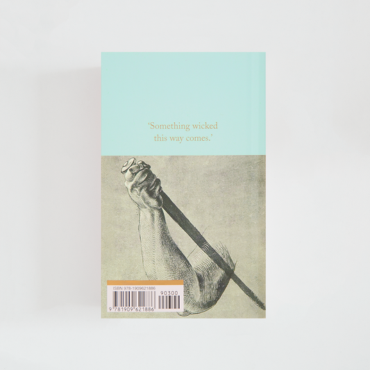 Trasera del libro Macbeth de William Shakespeare (The Collector's Library) de color celeste acompañada de imagen inspirada en la novela.