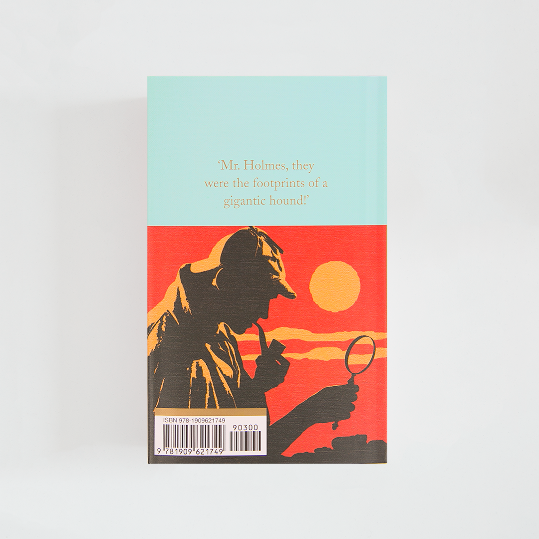 Trasera del libro The Hound of the Baskervilles de Arthur Conan Doyle (The Collector's Library) de color celeste acompañada de imagen inspirada en la novela.