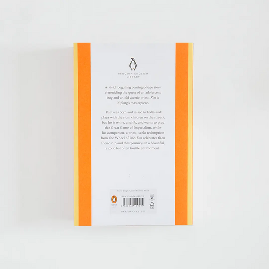 Trasera naranja y amarilla con sinopsis del libro en inglés Kim de Rudyard Kipling de la colección Penguin English Library sobre fondo blanco.