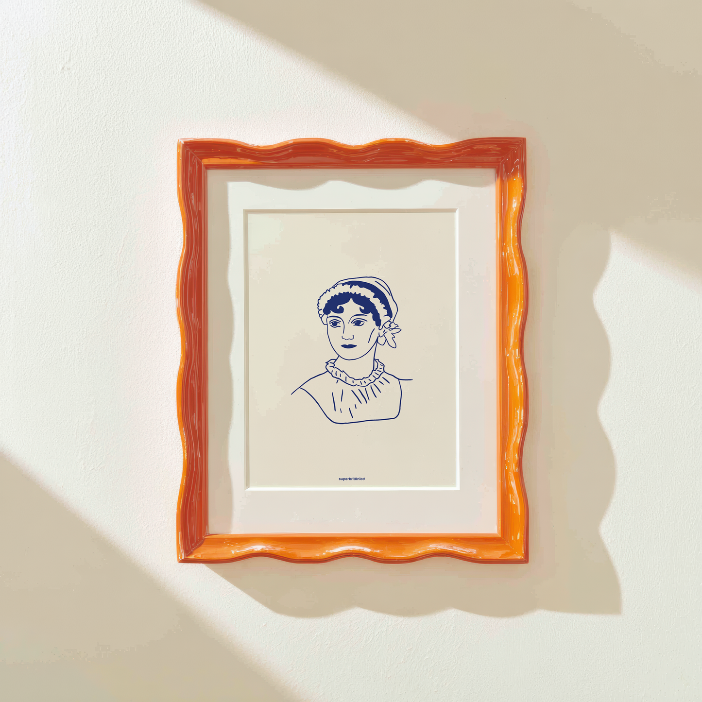 Lámina inspirada en el único retrato de Jane Austen considerado auténtico realizado por su hermana Cassandra alrededor de 1810, cuando Jane Austen tenía 35 años.
La ilustración es azul, a una tinta, con la firma de Superbritánico en el margen inferior.
La lámina es ideal para enmarcar y dar un toque austeniano a cualquier espacio.