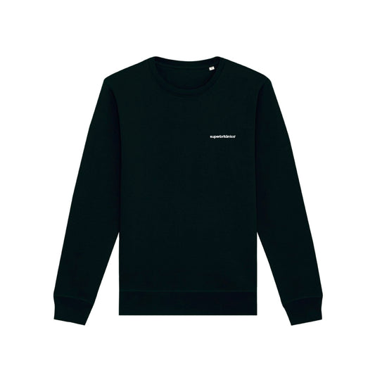 Frontal de la sudadera Stop Making drama you are not Shakespeare de color negro con bordado del logo de Superbritánico en color blanco roto.