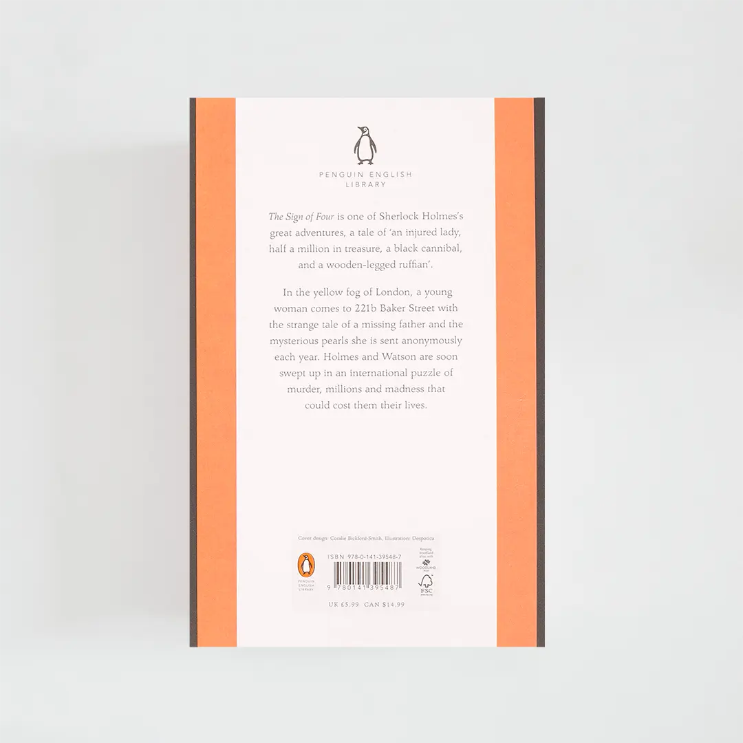 Trasera naranja, blanca y gris con sinopsis del libro en inglés The Sign of Four de Arthur Conan Doyle de la colección Penguin English Library sobre fondo blanco.
