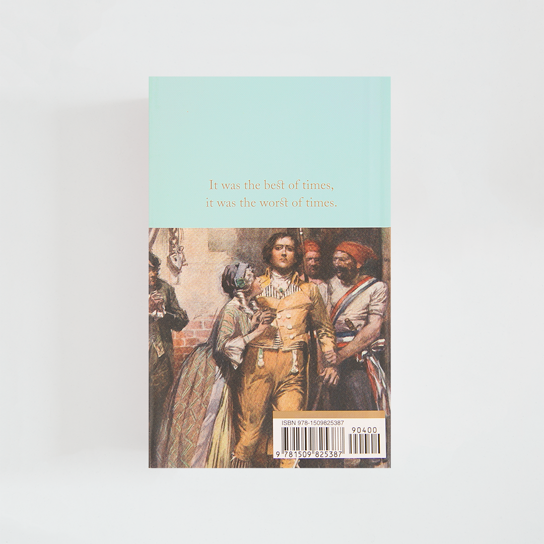 Trasera del libro A Tale of Two Cities de Charles Dickens (The Collector's Library) de color celeste acompañada de imagen inspirada en la novela.
