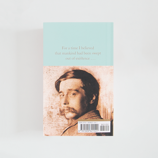 Trasera del libro The War of the Worlds de H. G. Wells (The Collector's Library) de color celeste acompañada de imagen inspirada en la novela.