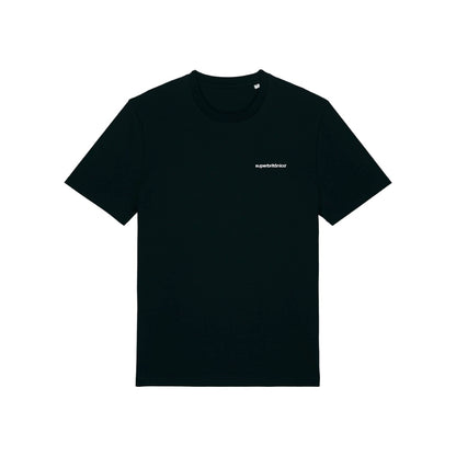 Parte delantera de la sudadera negra Stop making drama you are not Shakespeare con bordado blanco del logo de Superbritánico.