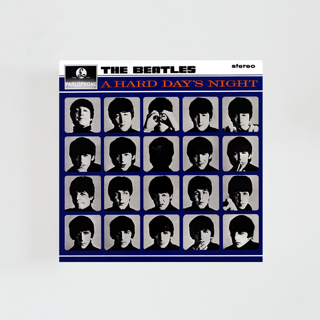 Portada del álbum “A Hard Day’s Night” de The Beatles, con un mosaico azul formado por dieciséis fotografías en blanco y negro de los cuatro miembros del grupo.