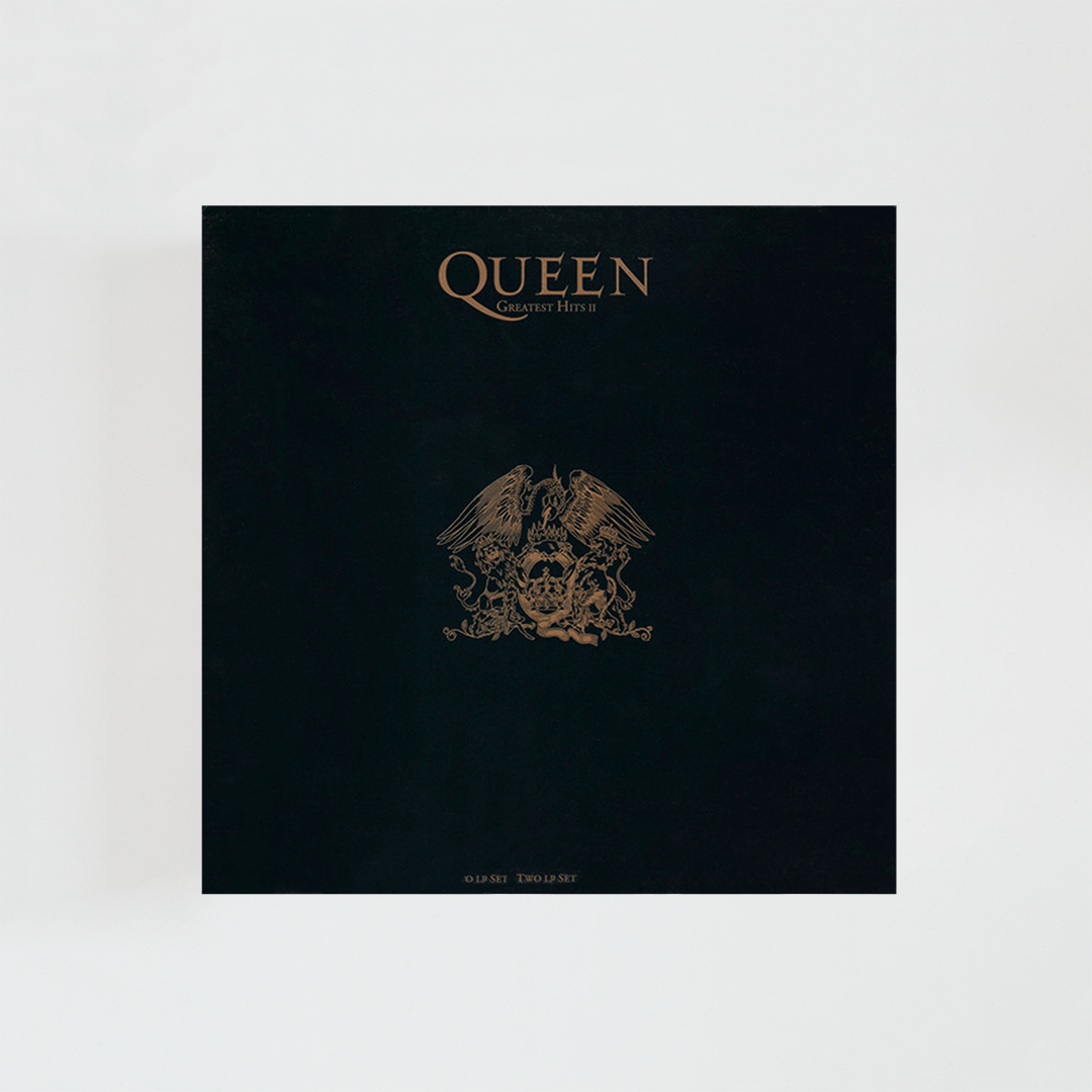 Portada del vinilo Greatest Hits II de Queen, con el logo de la banda sobre un fondo negro, recopilación de los grandes éxitos de los años 80, álbum de rock británico de 1991.