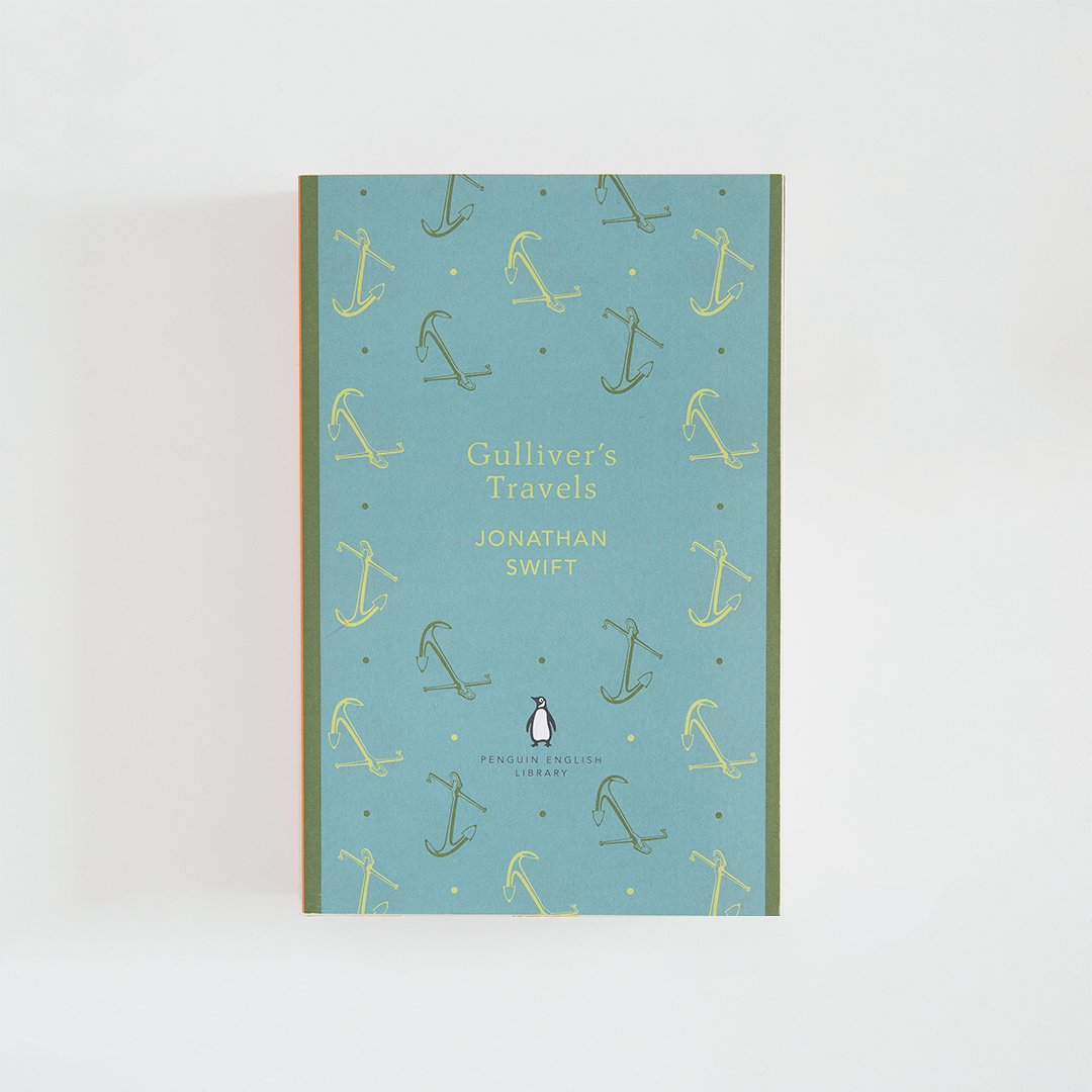 Portada del libro Gulliver's travels de Jonathan Swift color turquesa con título e ilustraciones de anclas de color amarillo.