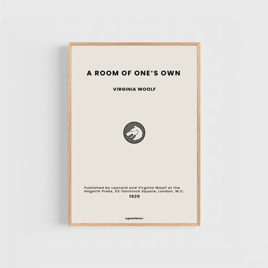 Lámina inspirada en la primera edición de A Room of One's Own, de Virginia Woolf. Es de color beige con título, ilustración y detalles en negro.
