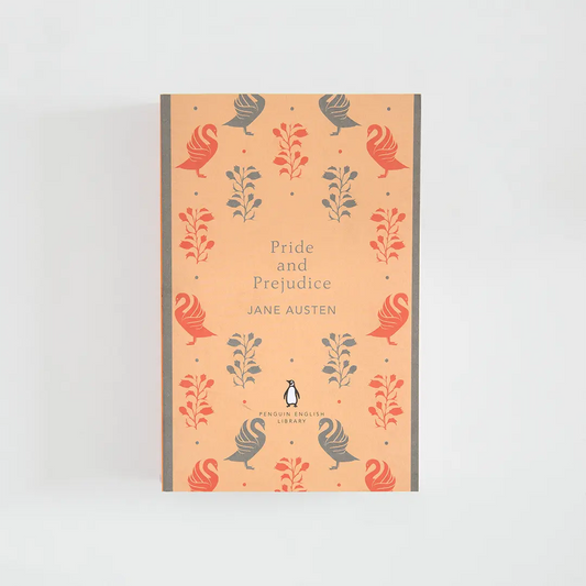 Portada naranja y gris del libro en inglés Pride and Prejudice de Jane Austen de la colección Penguin English Library sobre fondo blanco.
