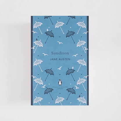 Portada en tonos azules del libro en inglés Sanditon de Jane Austen de la colección Penguin English Library sobre fondo blanco.
