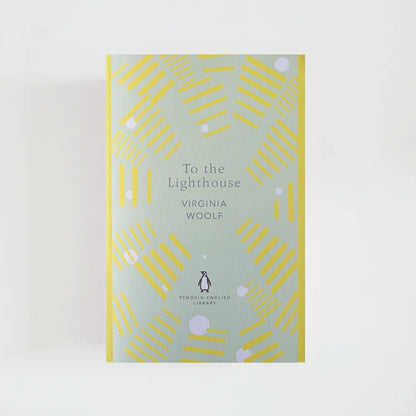Portada verde y amarillo del libro en inglés To the Lighthouse de Virginia Woolf de la colección Penguin English Library sobre fondo blanco.

