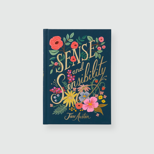 Portada del libro Sense and Sensibility de color azul con ilustraciones florales.