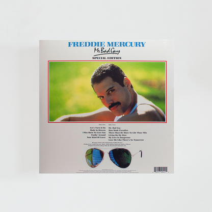 Contraportada del disco Mr Bad Guy de Freddie Mercury de color gris con fotografía de Freddie Mercury y listado de canciones.